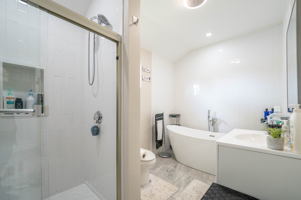 14 Ludlow Street Acushnet, MA 02743 - Photo 13 of 36
