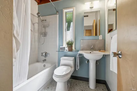 $1,050,000 | 215 Bungalow Avenue, San Rafael, CA 94901