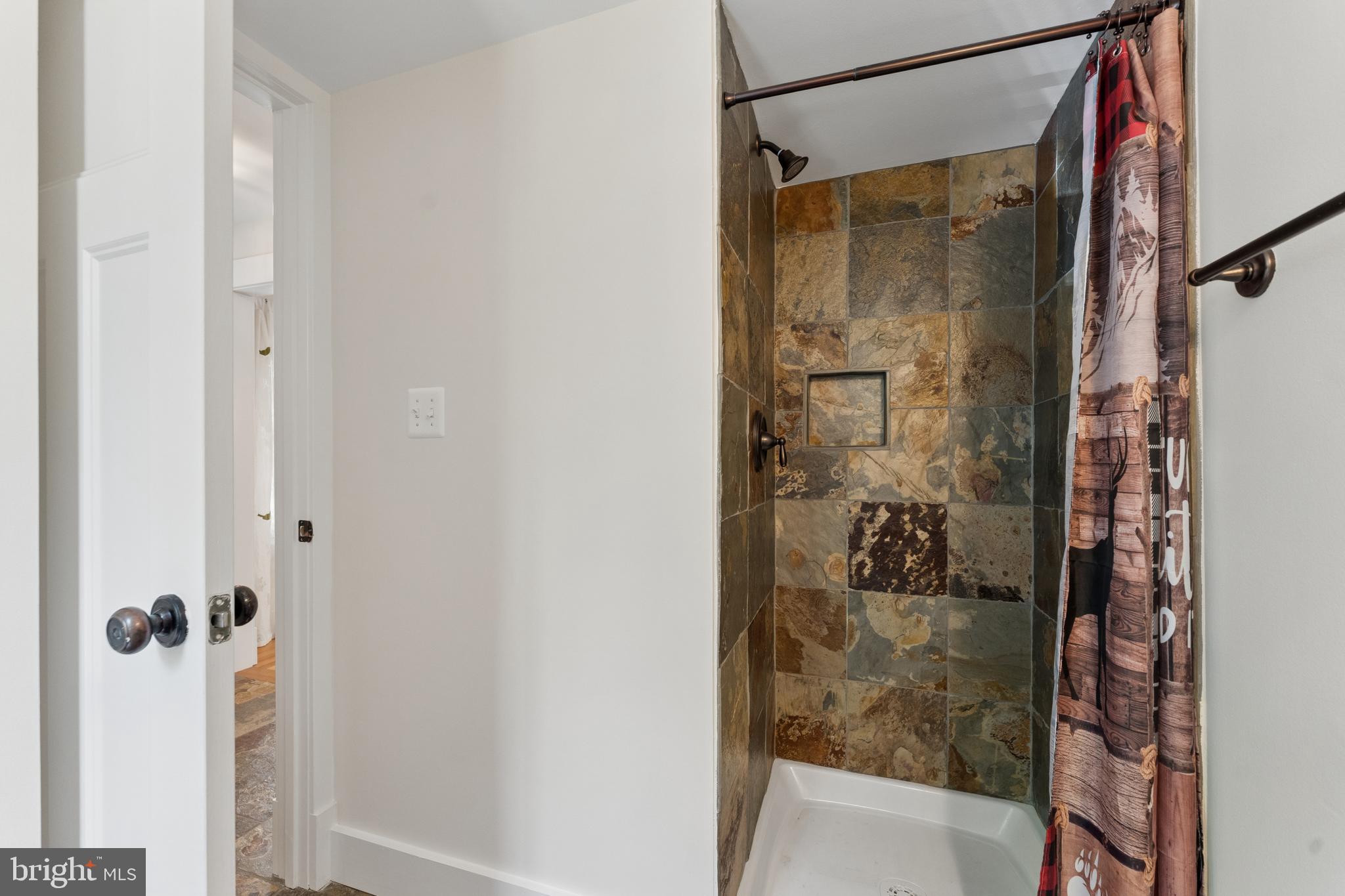 18280 Clayton Hall Road Bluemont, VA 20135 - Photo 18 of 44 Main level full bath