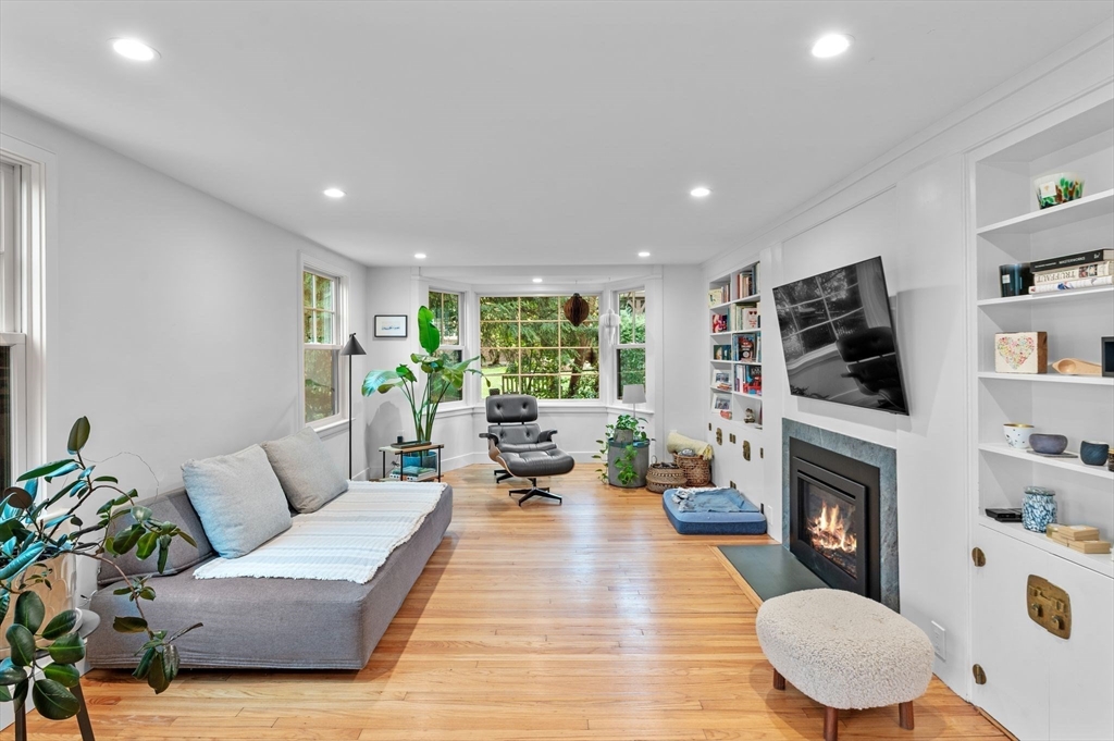 28 Tyler Road Belmont, MA 02478 - Photo 9 of 39 Gallery Image 9