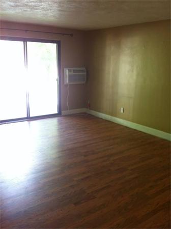 4 Walker Road, Unit 5 North Andover, MA 01845 - Photo 6 of 7 Gallery Image 6