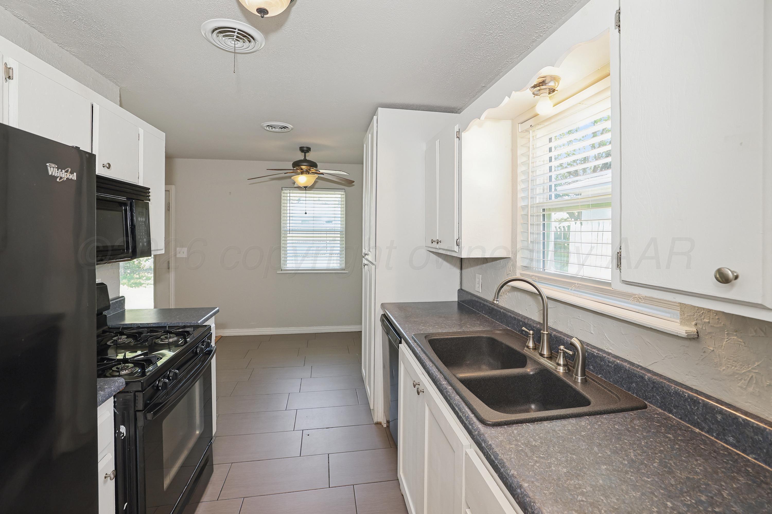 5144 Royce Drive Amarillo, TX 79110 - Photo 9 of 22 9-Kitchen