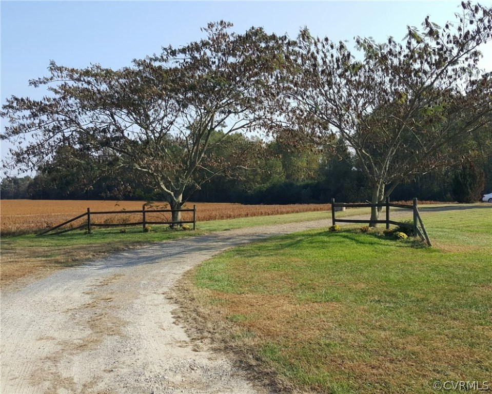22205 Barnes Road Dinwiddie, VA 23841 - Photo 2 of 19 Gallery Image 2