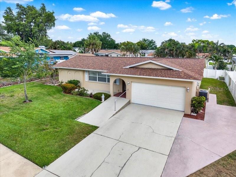 11235 Apache Place Largo, FL 33774 - Photo 2 of 34