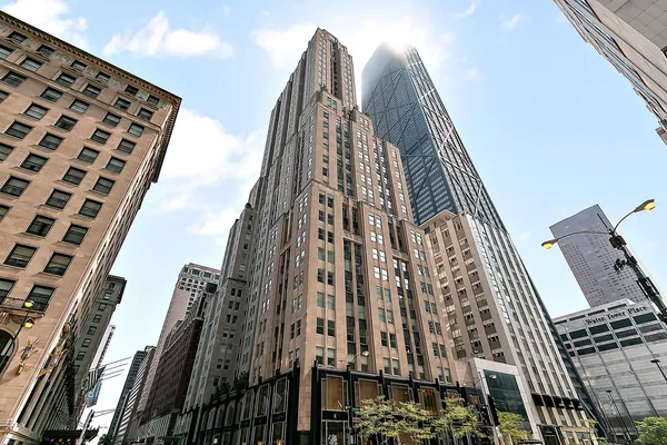 $1,750,000 | 159 East Walton Place, Unit 5C, Chicago, IL 60611
