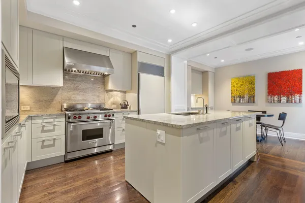 $1,750,000 | 159 East Walton Place, Unit 5C, Chicago, IL 60611