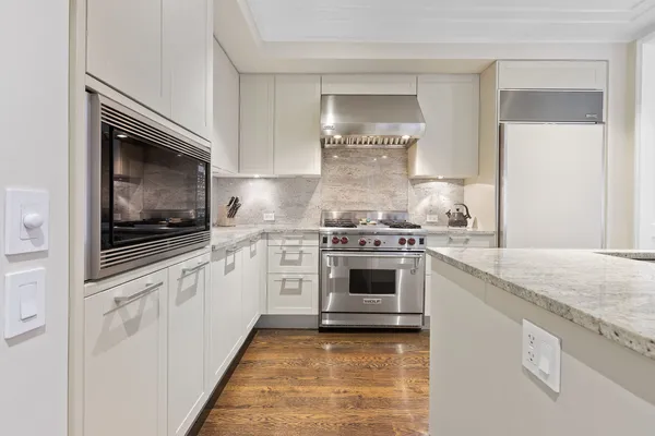 $1,750,000 | 159 East Walton Place, Unit 5C, Chicago, IL 60611