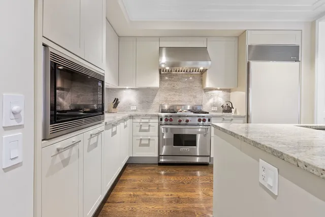 $1,750,000 | 159 East Walton Place, Unit 5C, Chicago, IL 60611