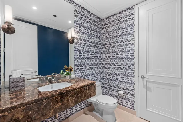 $1,750,000 | 159 East Walton Place, Unit 5C, Chicago, IL 60611