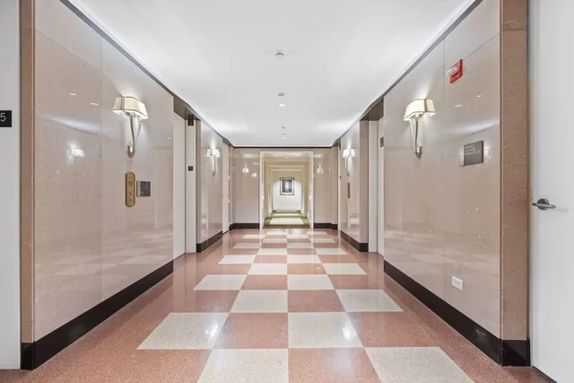 $1,750,000 | 159 East Walton Place, Unit 5C, Chicago, IL 60611