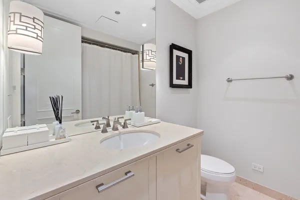 $1,750,000 | 159 East Walton Place, Unit 5C, Chicago, IL 60611