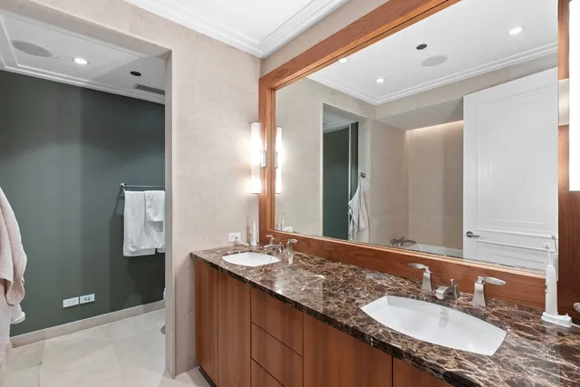 $1,750,000 | 159 East Walton Place, Unit 5C, Chicago, IL 60611