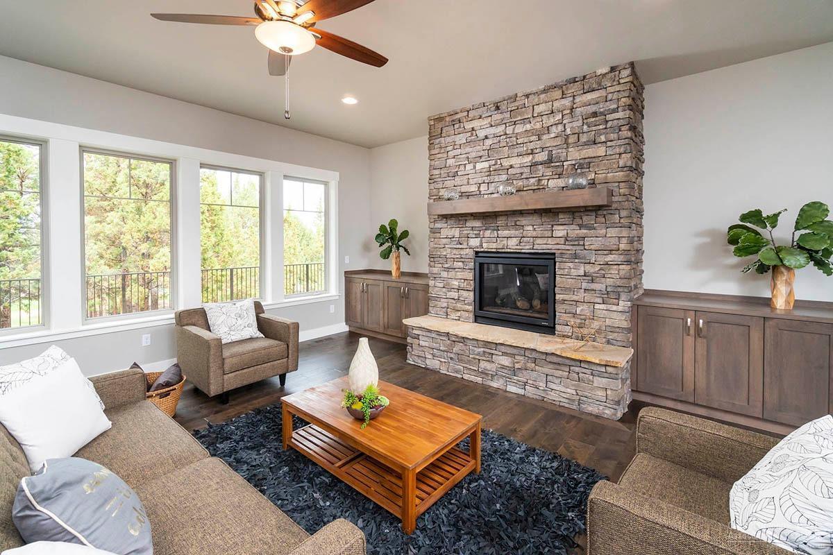 950 Northwest Chelsea Loop Bend, OR 97703 - Photo 4 of 24 Additional Photo
