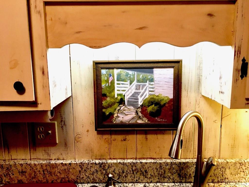 127 View Point Road Highlands, NC 28741 - Photo 12 of 18 Gallery Image 12