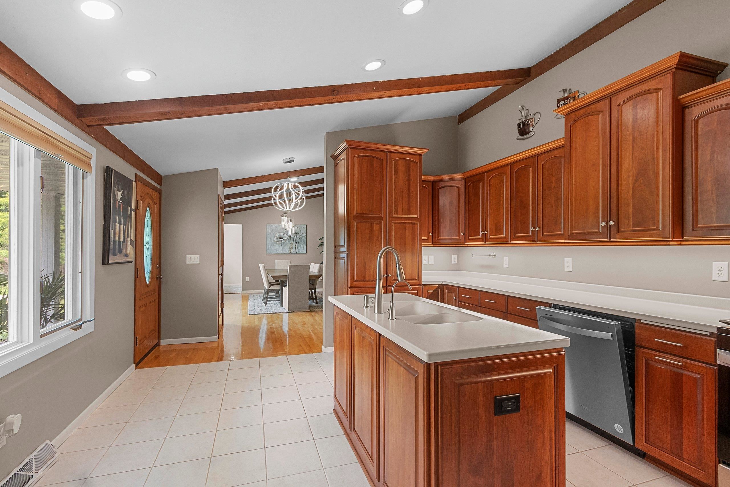 389 Sunlite Drive Oneida, WI 54155 - Photo 4 of 67