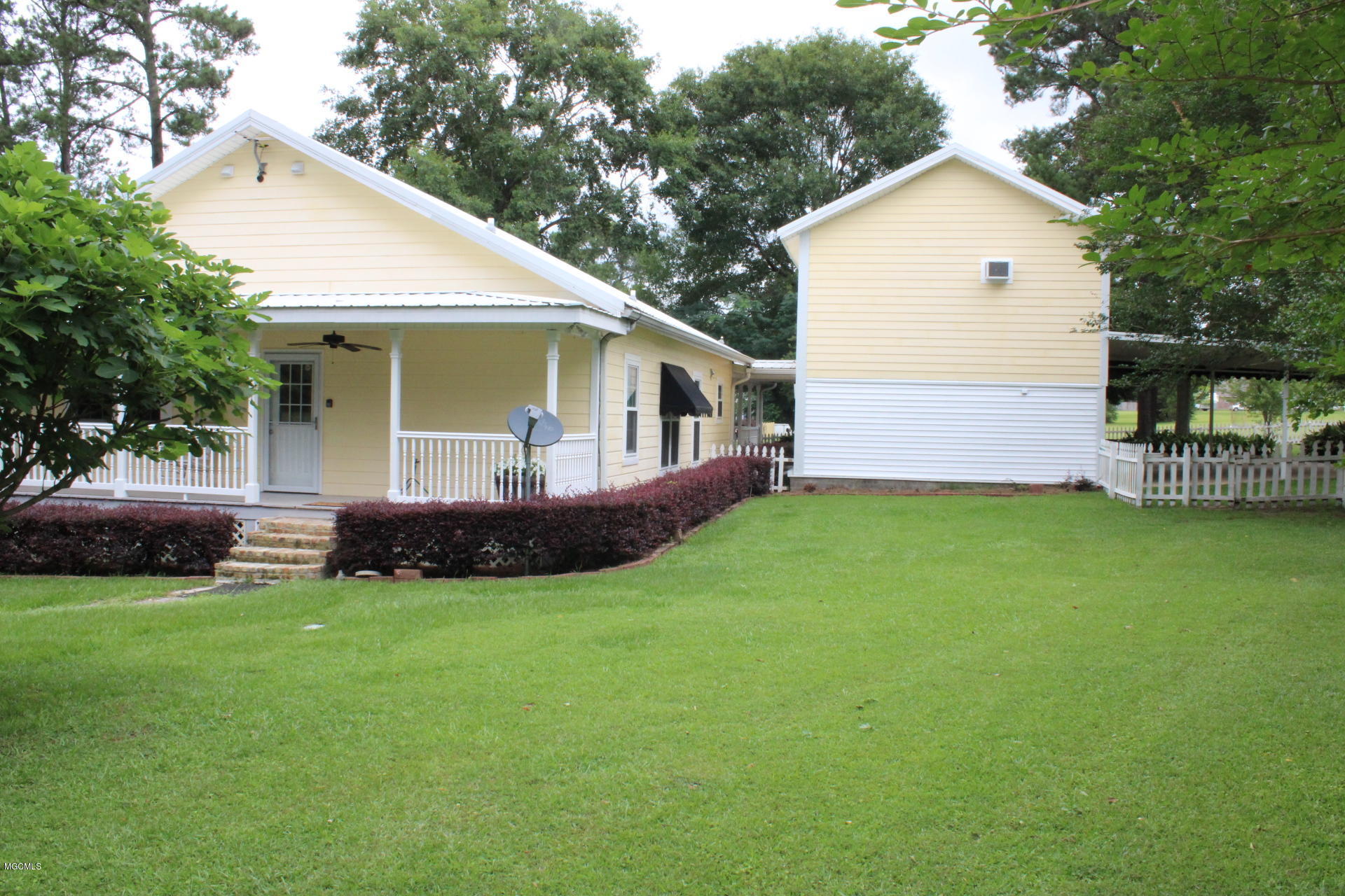 11 Cottage Lane Carriere, MS 39426 - Photo 3 of 45 IMG_1841