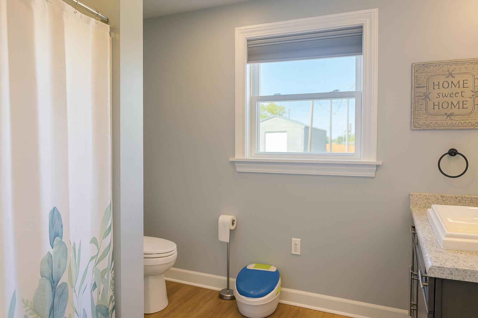 1006 Adolph Road Union City, MI 49094 - Photo 9 of 21 Bright and Functional Full Bathroom