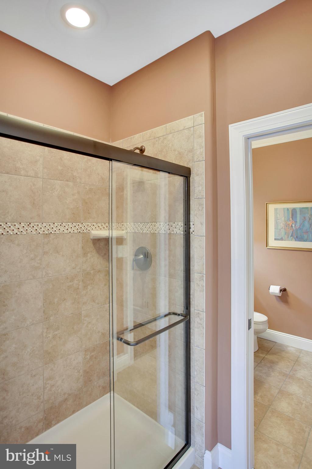 2747 Colonial Road Harrisburg, PA 17112 - Photo 21 of 40 Full Bathroom on 1st Floor