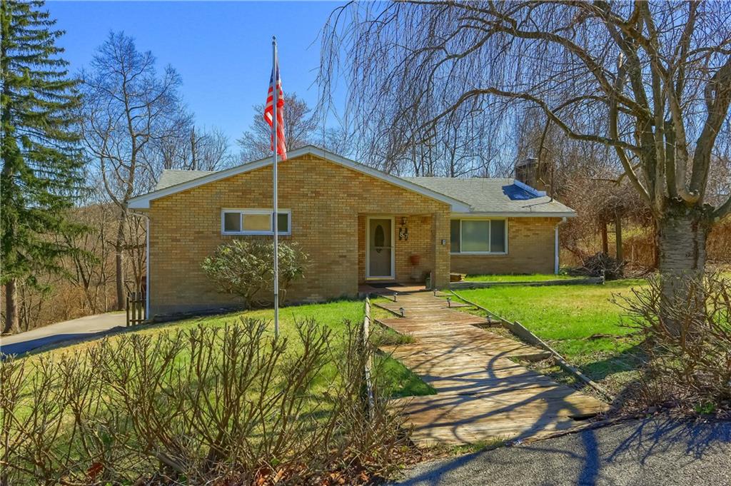 87 Bellview Circle McKees Rocks, PA 15136 - Photo 2 of 27 Gallery Image 2