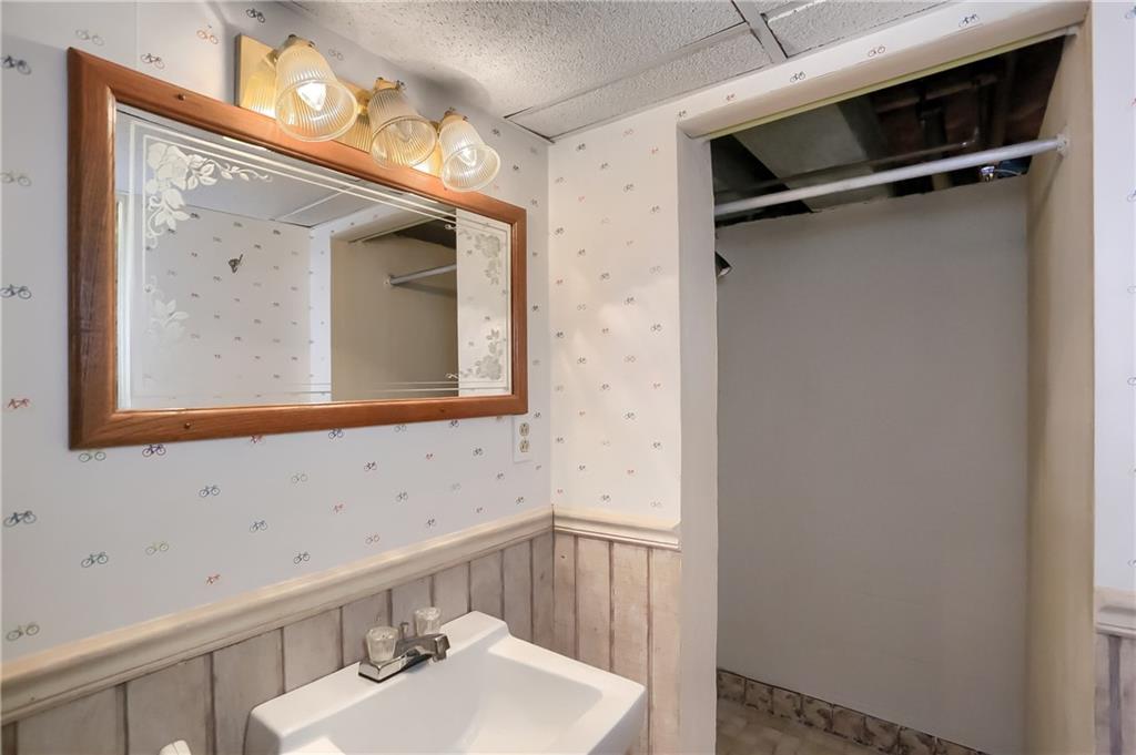 87 Bellview Circle McKees Rocks, PA 15136 - Photo 23 of 27 Gallery Image 23
