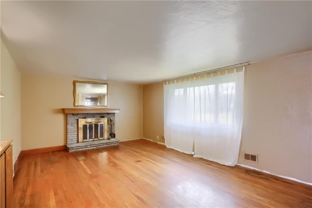 87 Bellview Circle McKees Rocks, PA 15136 - Photo 3 of 27 Gallery Image 3