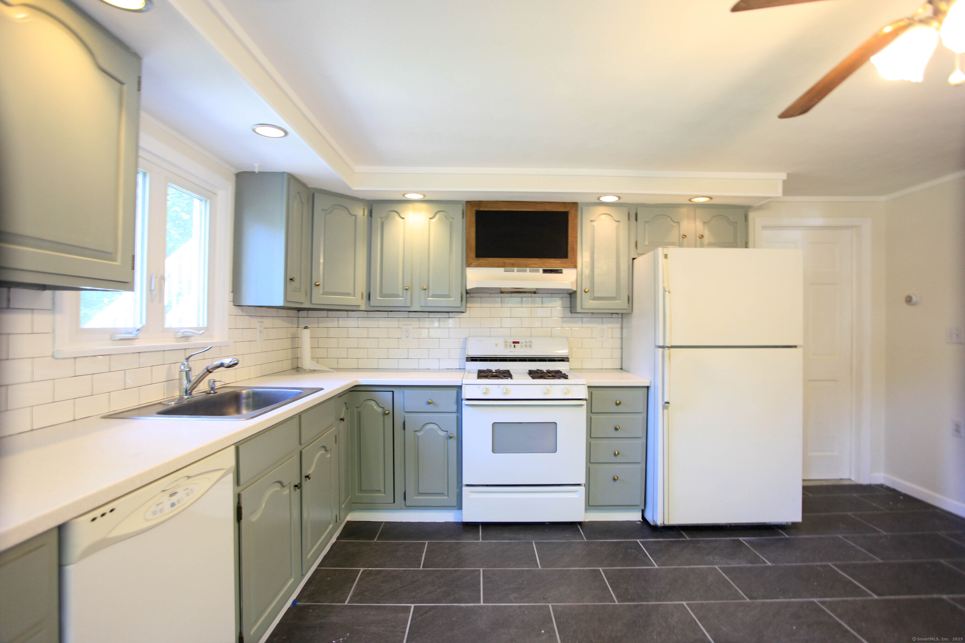 66 Barnett Street, Unit 1 New Haven, CT 06515 - Photo 3 of 12