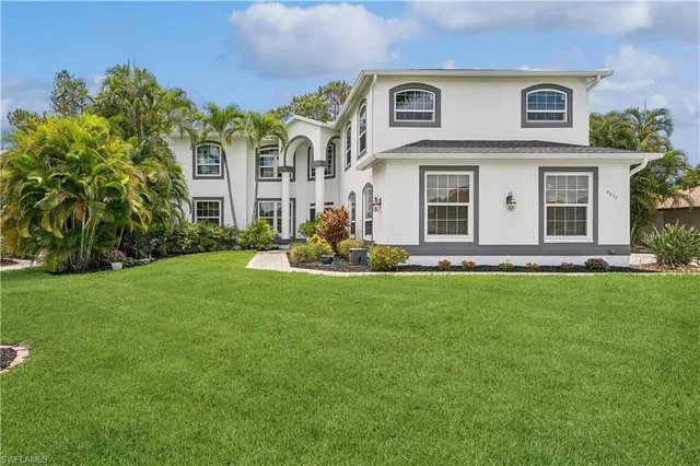 $915,000 | 4897 Berkeley Drive, Naples, FL 34112