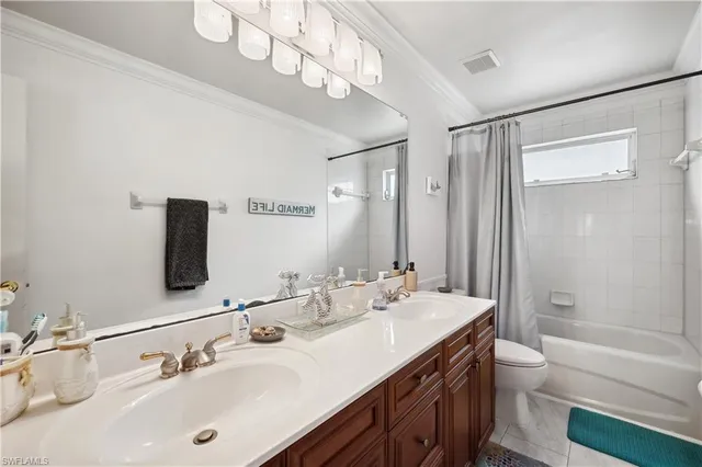 $915,000 | 4897 Berkeley Drive, Naples, FL 34112