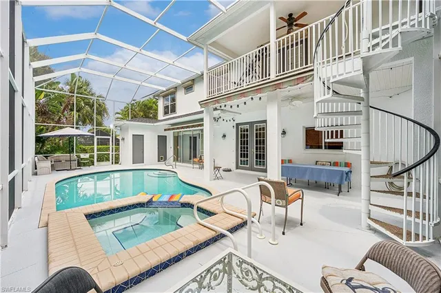 $915,000 | 4897 Berkeley Drive, Naples, FL 34112