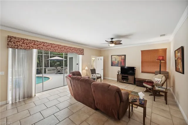 $915,000 | 4897 Berkeley Drive, Naples, FL 34112