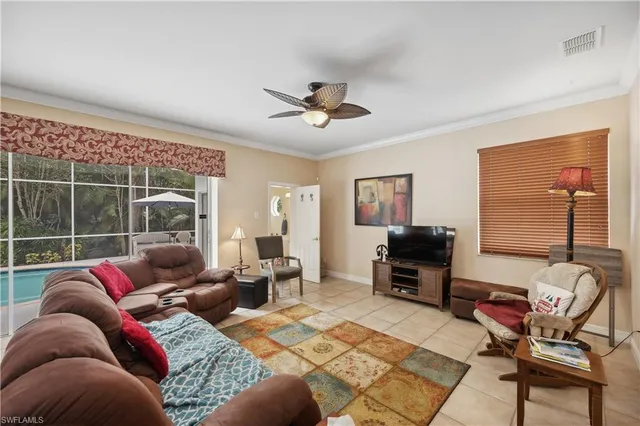 $915,000 | 4897 Berkeley Drive, Naples, FL 34112