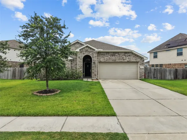 $329,900 | 4331 Oakdale Mist Drive, Dickinson, TX 77539