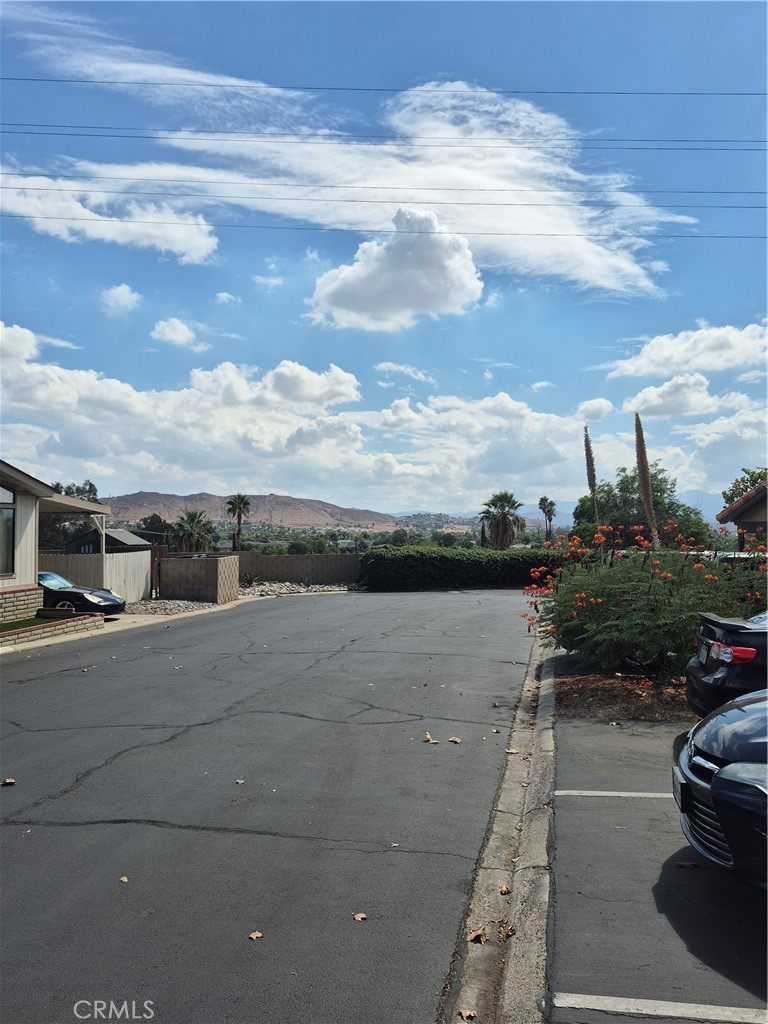 4080 Pedley Road, Unit 2 Jurupa Valley, CA 92509 - Photo 5 of 21 a view of a terrace with skyline