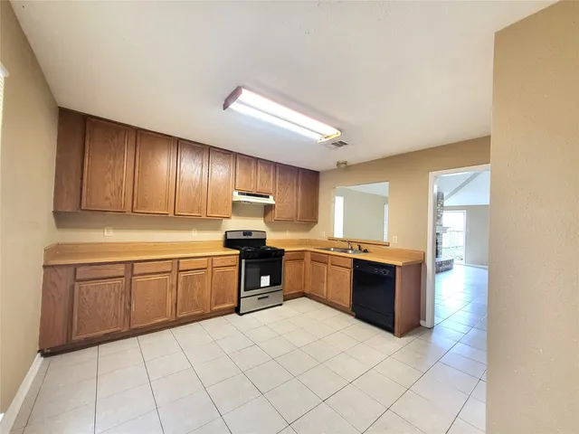 $1,700 | 16026 Barbarossa Drive, Houston, TX 77083