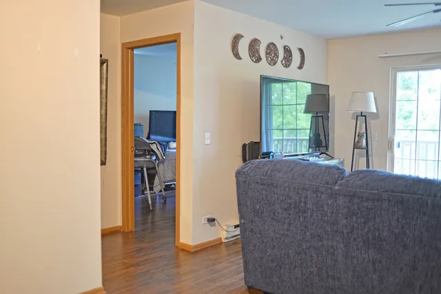 $160,000 | 1584 Crystal Rock Court, Unit 2B, Round Lake Beach, IL 60073