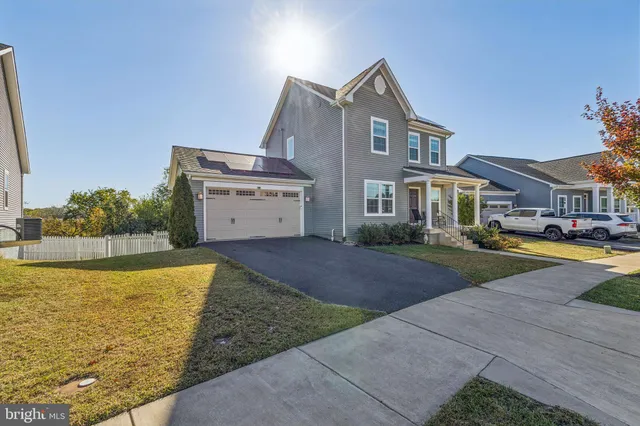 a view of a house with outdoor space