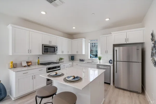 $817,500 | 6054 Oxford Place, Rohnert Park, CA 94928