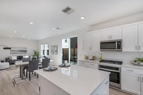 $817,500 | 6054 Oxford Place, Rohnert Park, CA 94928