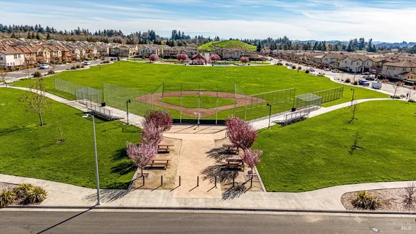 $817,500 | 6054 Oxford Place, Rohnert Park, CA 94928