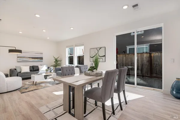 $817,500 | 6054 Oxford Place, Rohnert Park, CA 94928