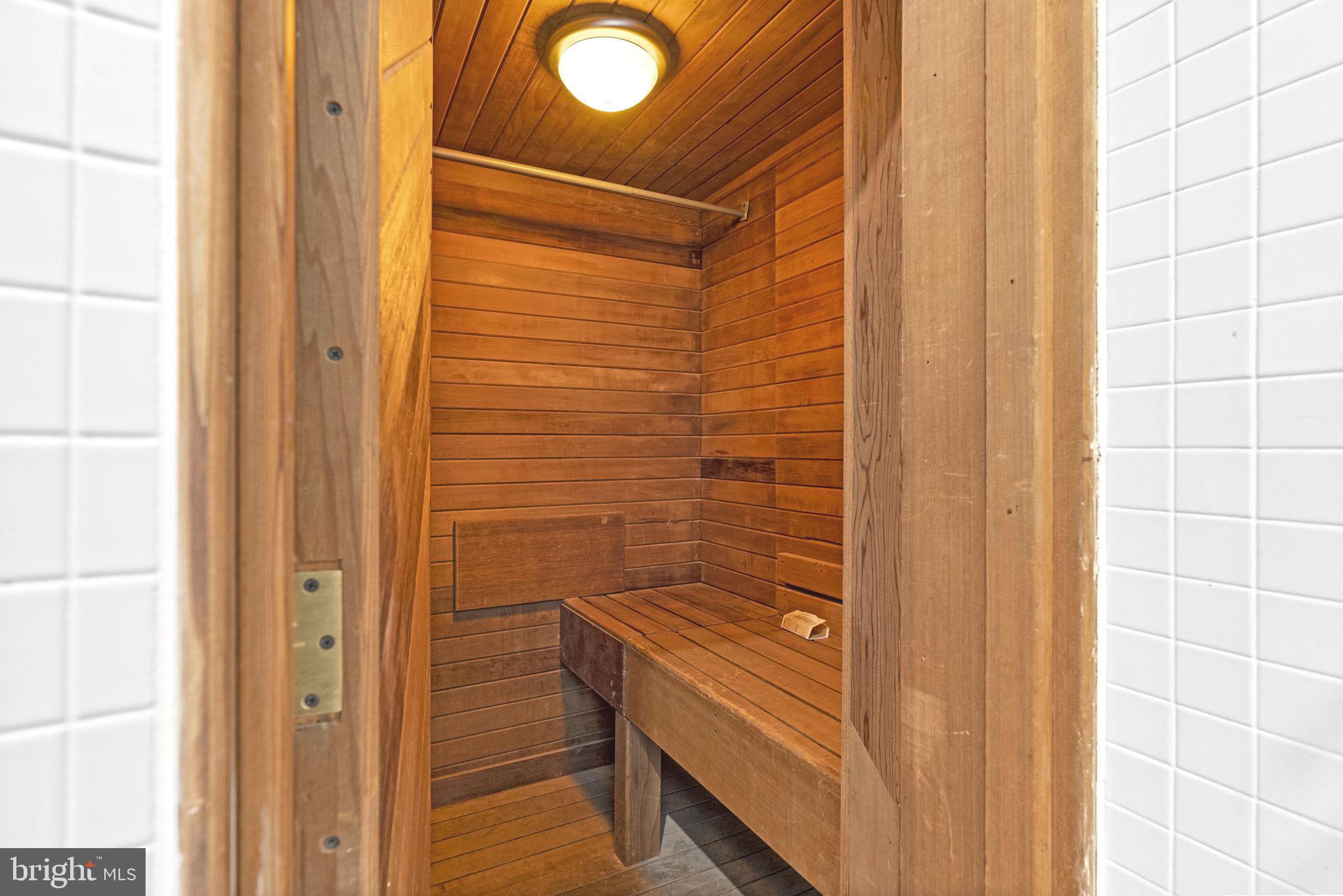 1736 Columbia Road Northwest, Unit 102 Washington, DC 20009 - Photo 20 of 39 a bathroom with a shower