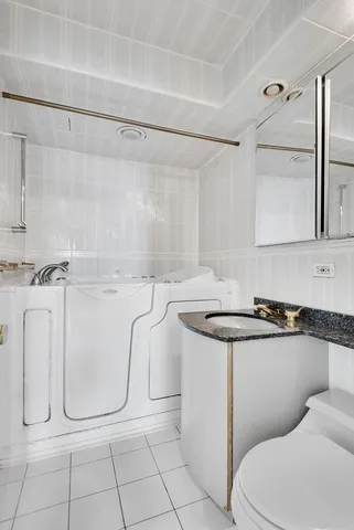 $1,900,000 | 150 West End Avenue, Unit 29KL | Upper West Side