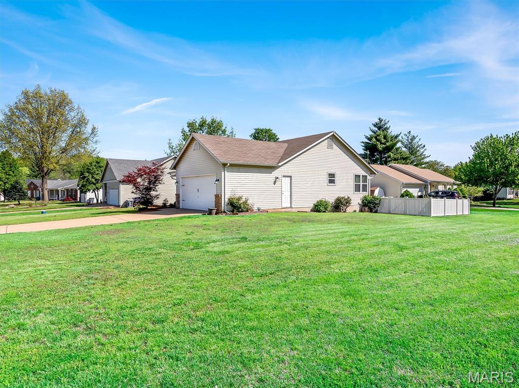 1 Questover Court St. Peters, MO 63376 - Photo 4 of 37
