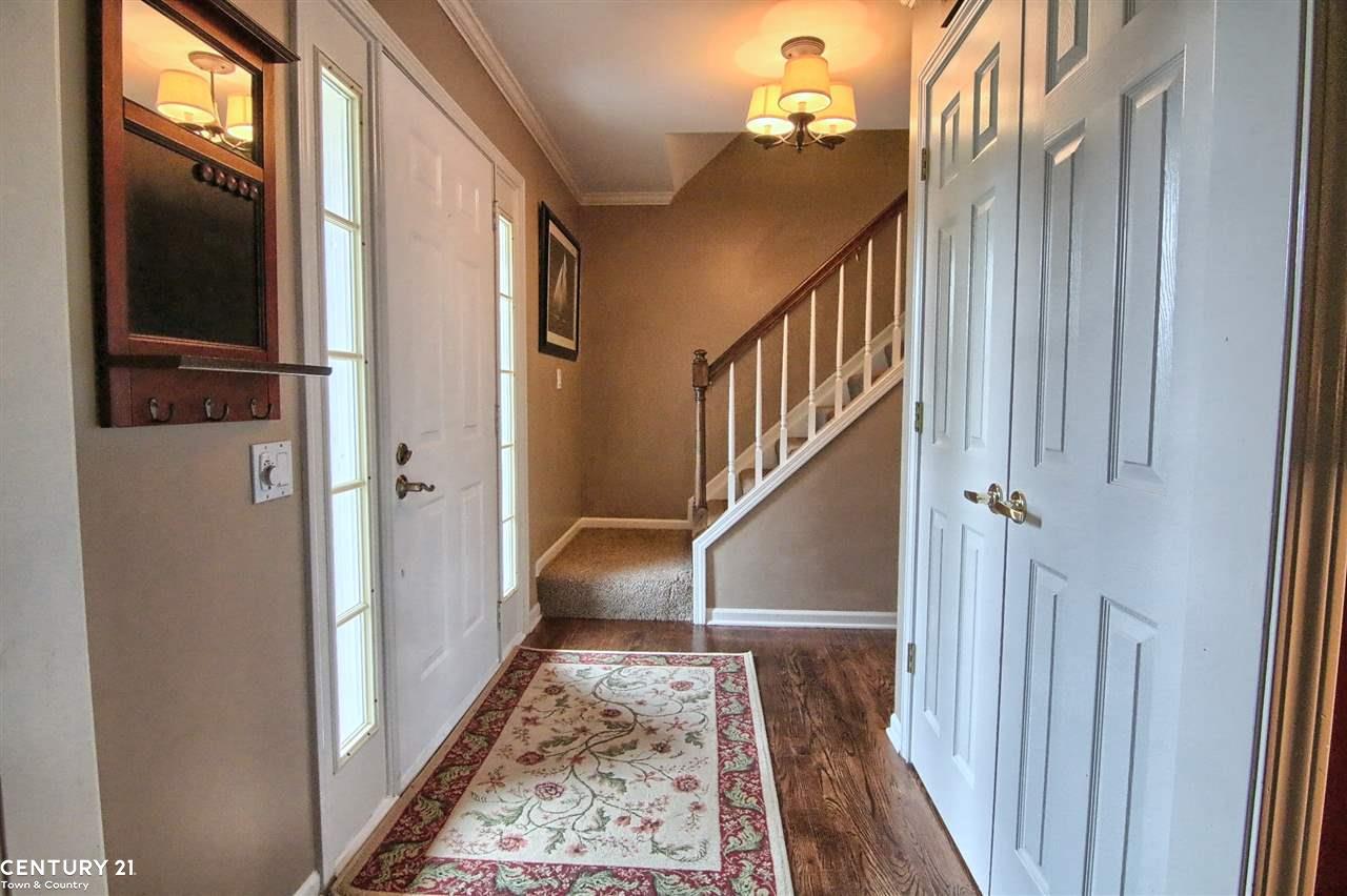 172 Grosvenor Drive Rochester Hills, MI 48307 - Photo 4 of 36