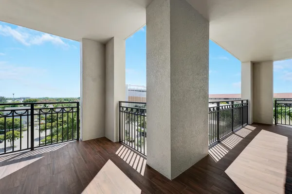 $10,000 | 550 Okeechobee Boulevard, Unit 622, West Palm Beach, FL 33401