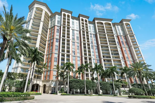 $10,000 | 550 Okeechobee Boulevard, Unit 622, West Palm Beach, FL 33401