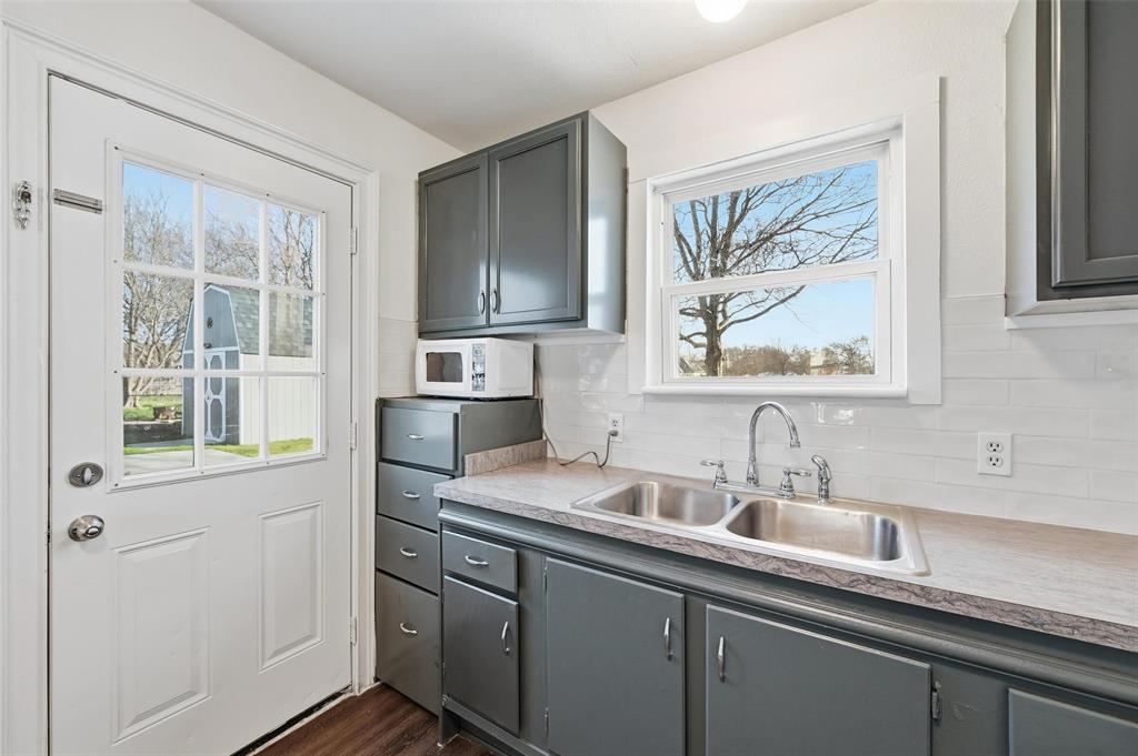 318 Methodist Street Red Oak, TX 75154 - Photo 9 of 29