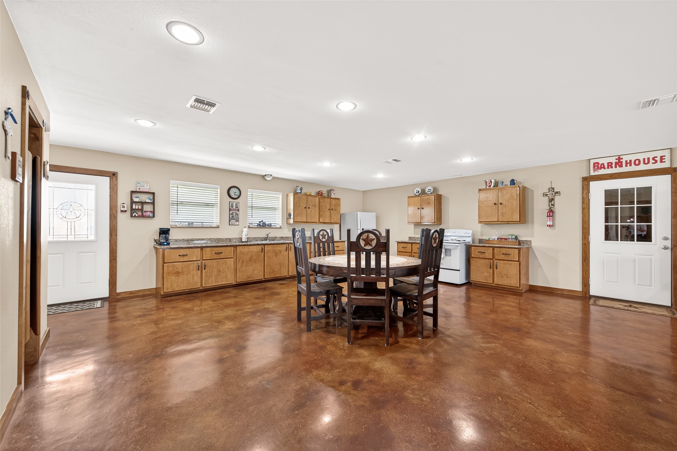 8430 Altimore Road Needville, TX 77461 - Photo 16 of 49 Dining Room/Kitchen