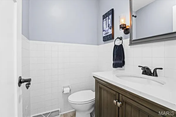 $318,800 | 616 Parkview Drive, Lebanon, IL 62254