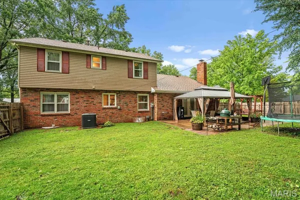 $318,800 | 616 Parkview Drive, Lebanon, IL 62254